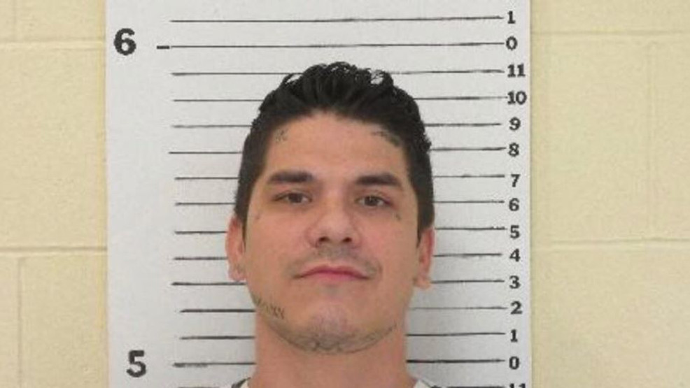 North Platte man at large after leaving Lincoln County Detention Center