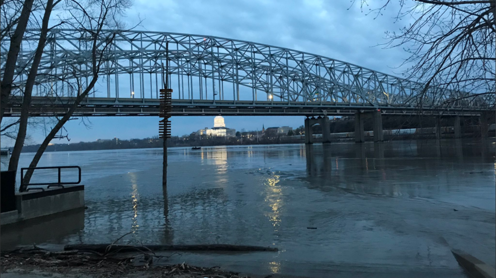 Missouri River in Jefferson City remains at moderate flood stage KRCG