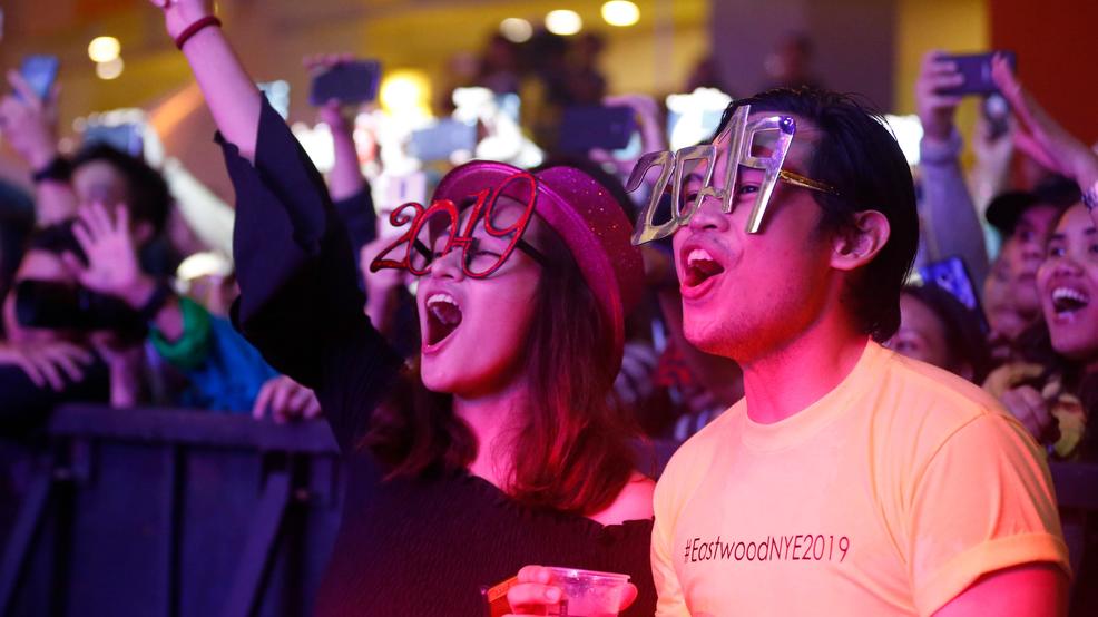Philippines New Year AP18365717714275.jpg