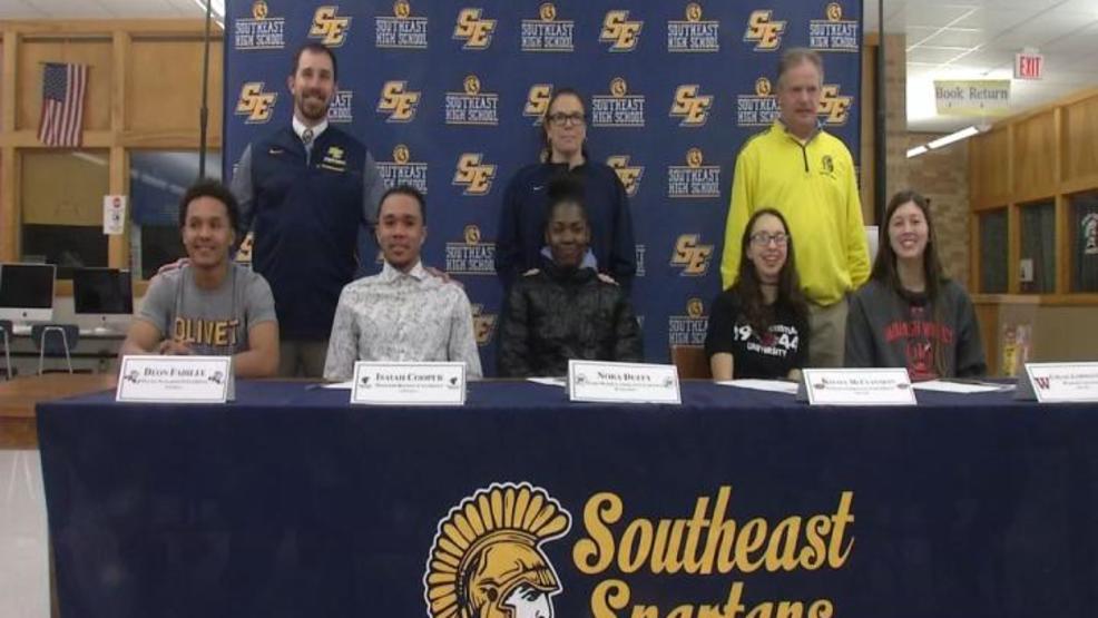 SOUTHEAST SIGNING 4.jpg SOUTHEAST SIGNING 4.jpg