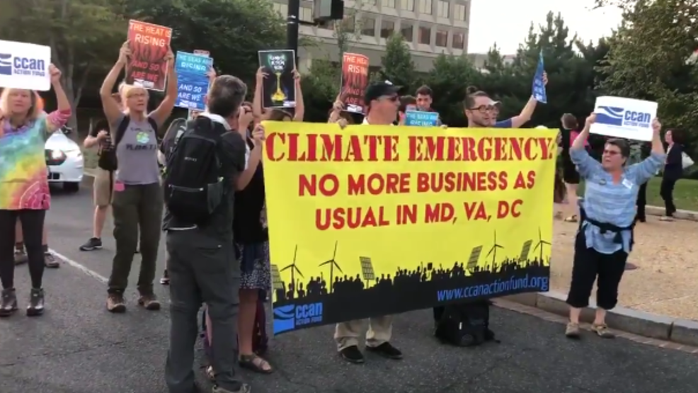 Police 32 Arrests Made During Shut Down Dc Climate Protests In The