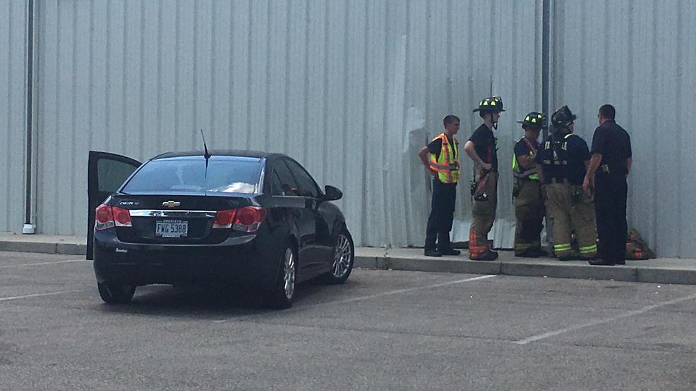 Car crashed into Dollar General in Vandalia WRGT