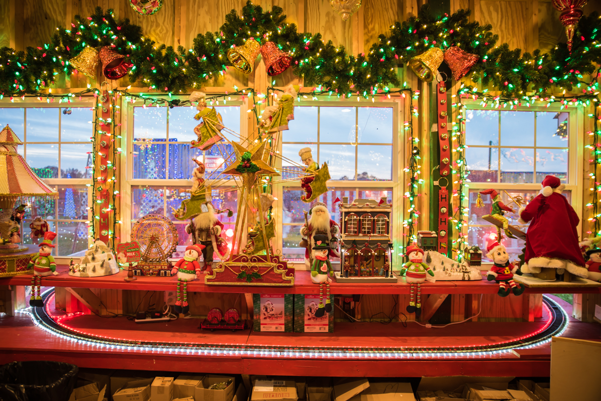 Photos The Christmas Ranch Will Wow You With Its Million Holiday