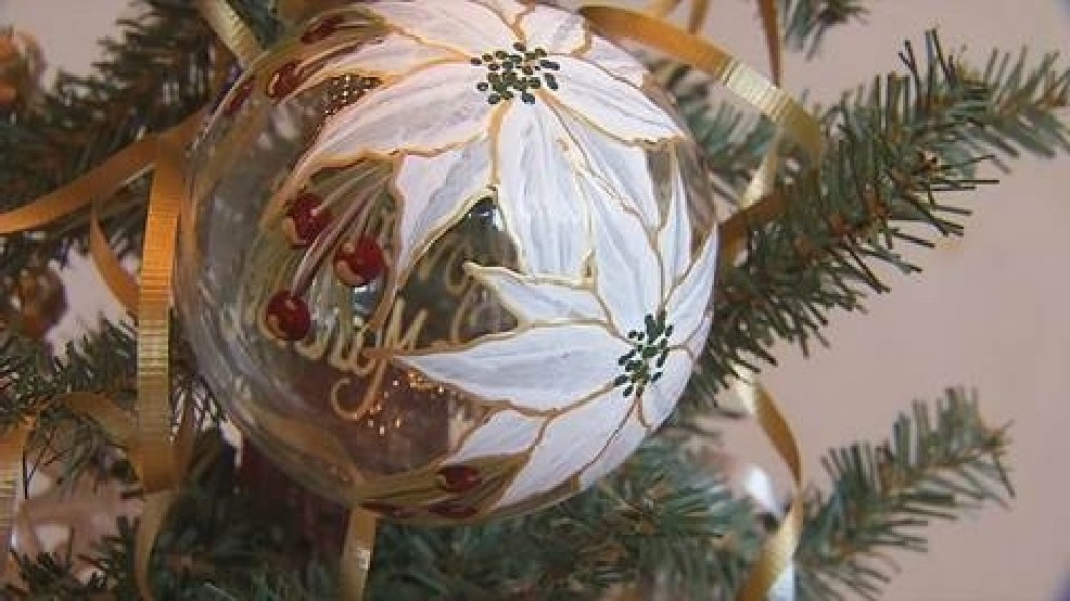 First Lady unveiling West Virginia holiday ornament | WCHS