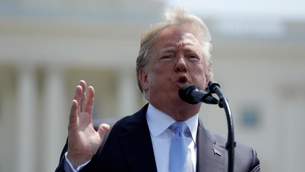 Trump AP18135574542595.jpg