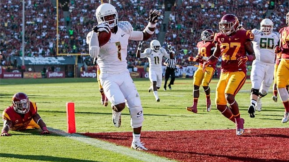 Oregon_USC_Football305.jpg_BIM.jpg