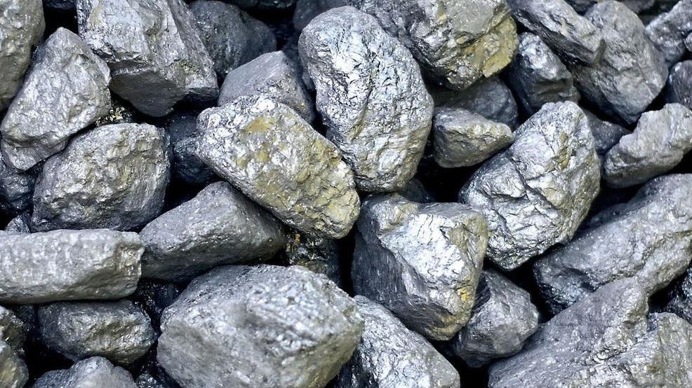 Juvenile arrested after 20 cars hit by rocks in Dayton | WSYX