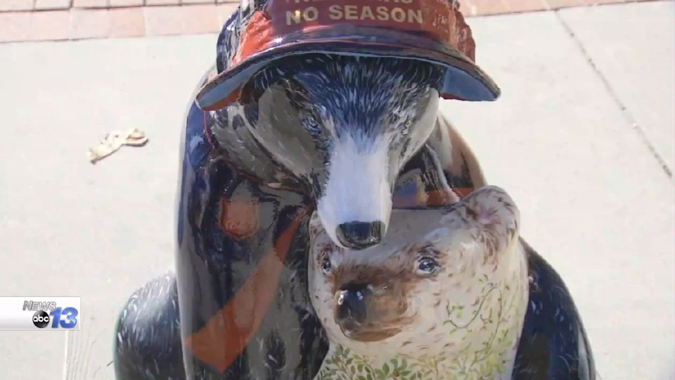 Hendersonville's bear statues up for auction WLOS