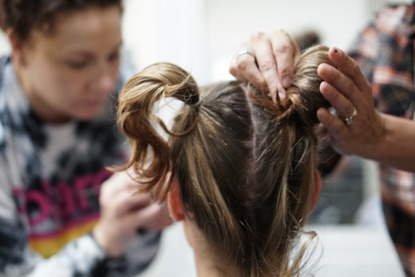 Photos Five Simple Halloween Hairdos In 3 Steps Or Less Komo