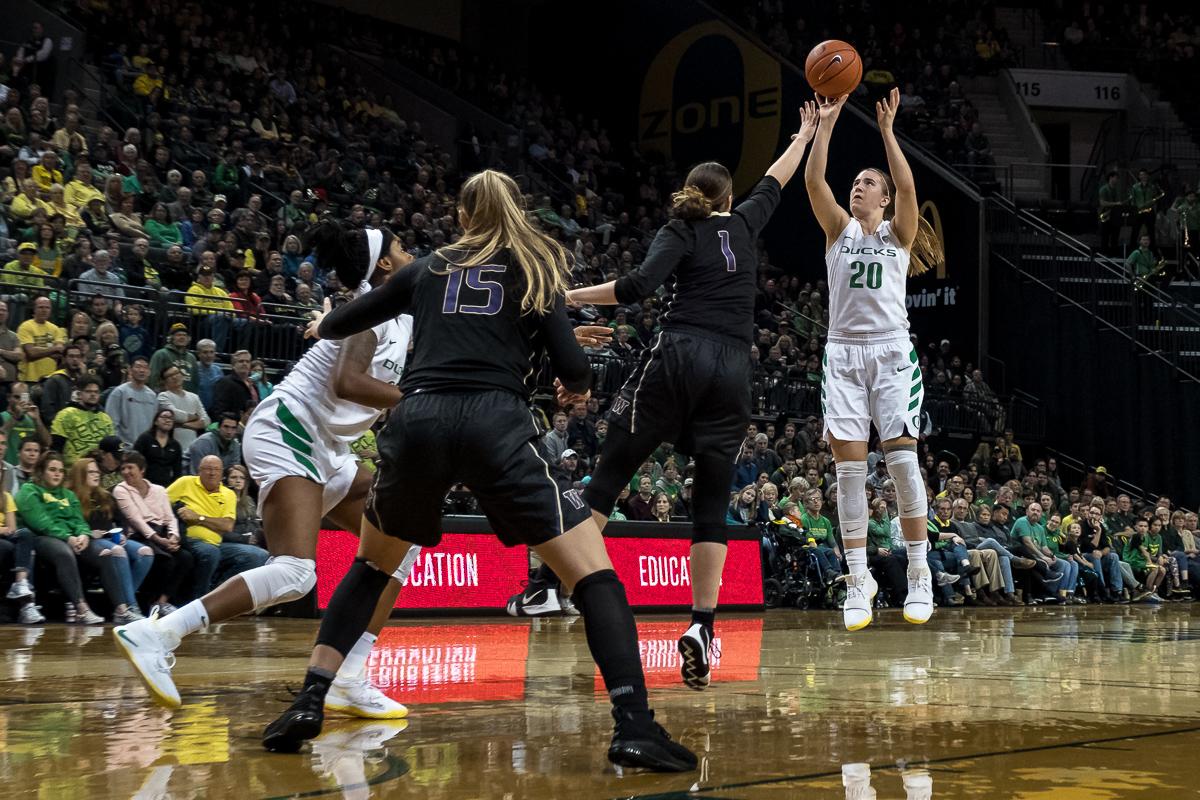 sabrina ionescu (#20) takes a contested shot during fridays win